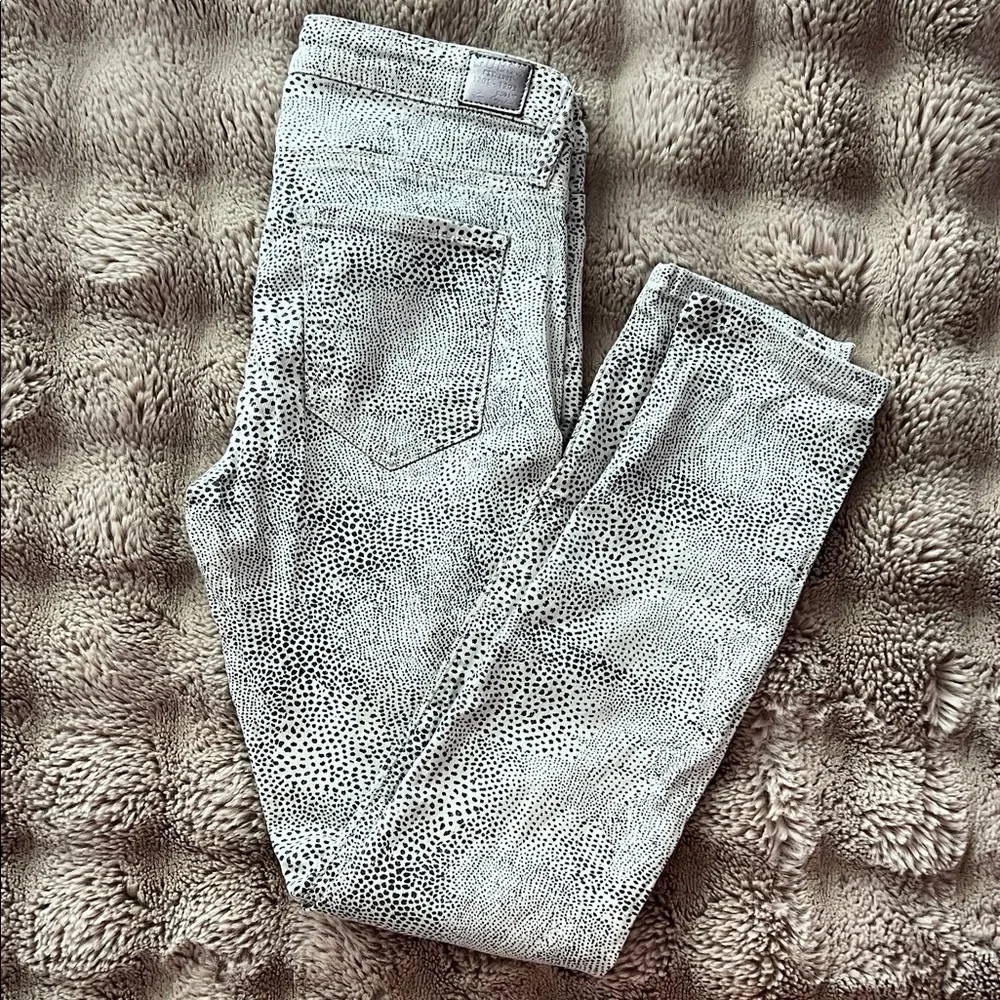 Guess Black and Cream Patterned Ultra Skinny Pants I wear 3 or 4 times - Picture 3 of 5